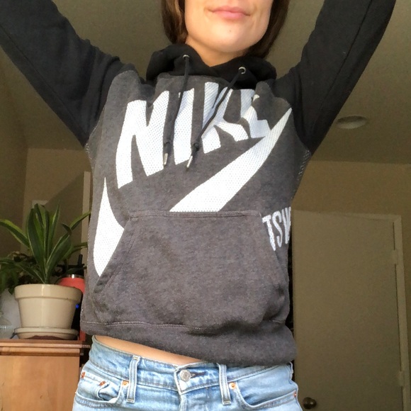 Nike Tops - NIKE Sweatshirt